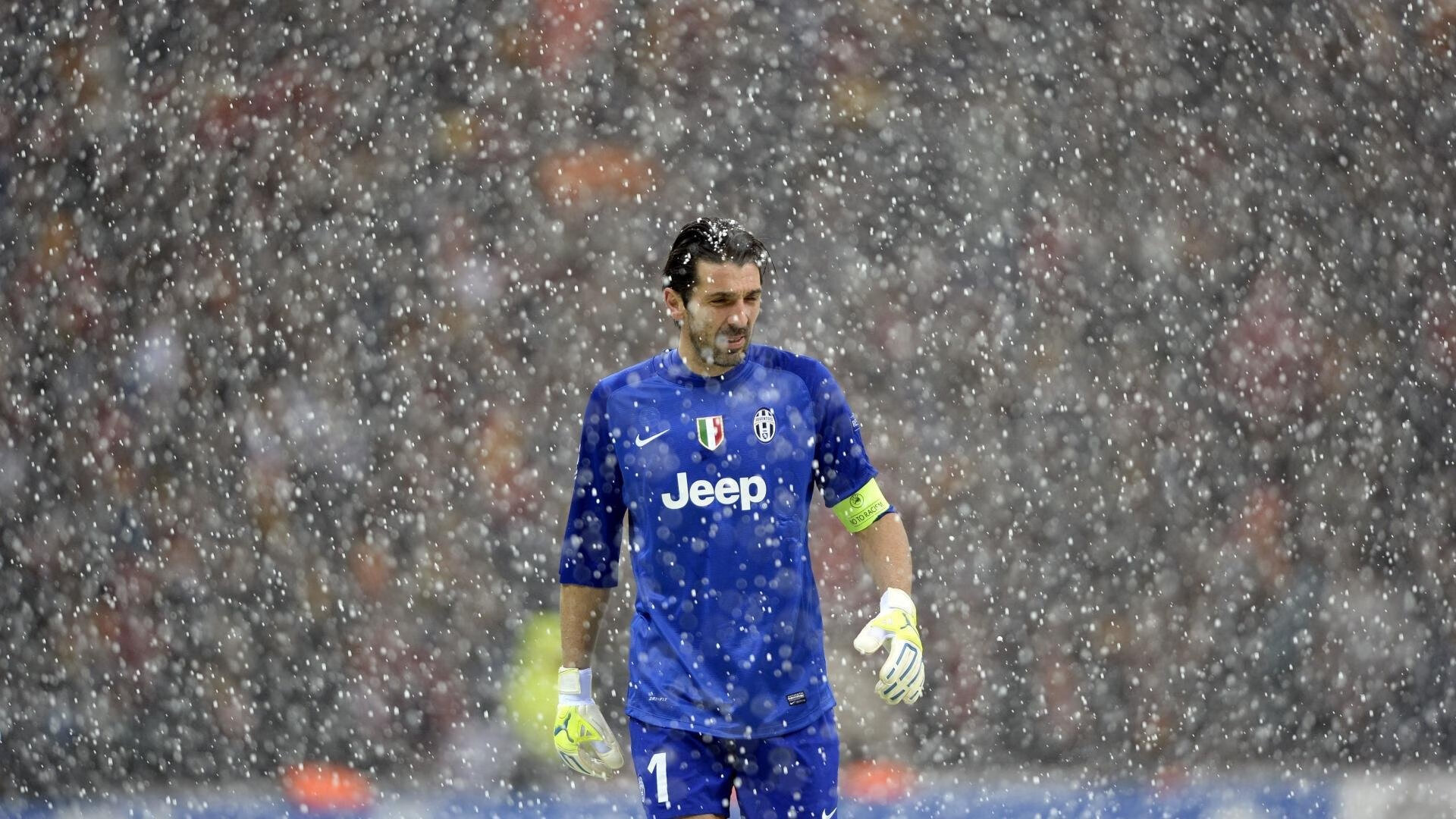 “球迷热议：支持的球队最动人瞬间”，支持球队的标语