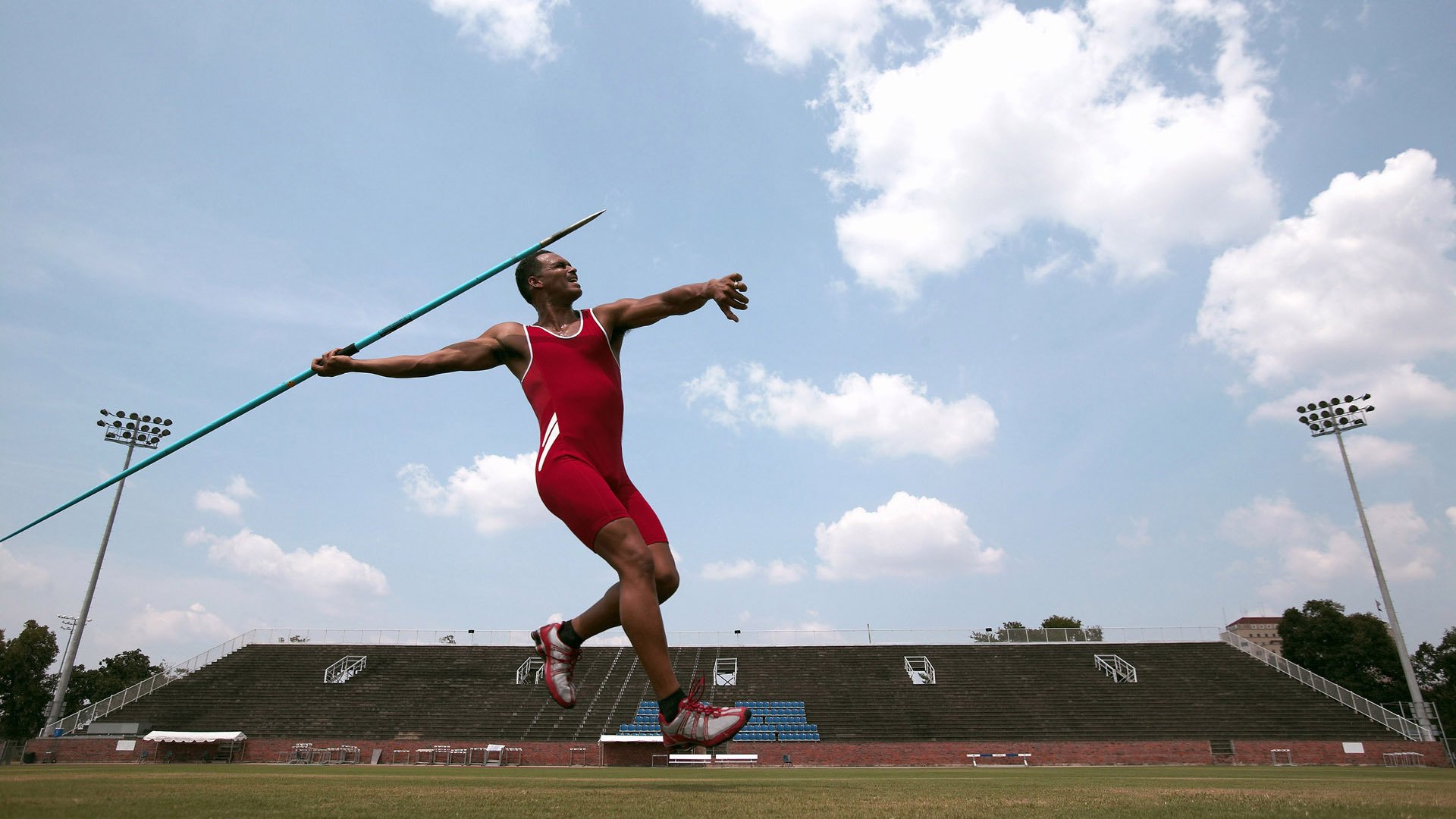 快船队球员努力训练，期待下一场胜利，快船队人员